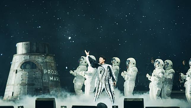 金曲歌王陳奕迅（Eason）昨在大巨蛋舉辦第2場「FEAR AND DREAMS世界巡迴演唱會」。環球音樂提供