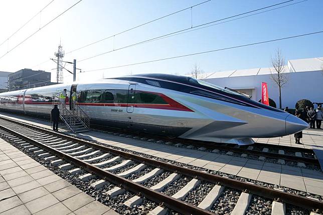 This photo shows the CR450AF bullet train in Beijing, capital of China, Dec. 29, 2024. (Xinhua/Ju Huanzong)