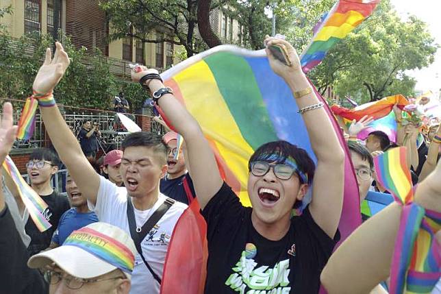2019年5月17日，立法院表決《司法院釋字第748號解釋施行法》，台灣成為亞洲第一個同性婚姻合法化的國家（AP）