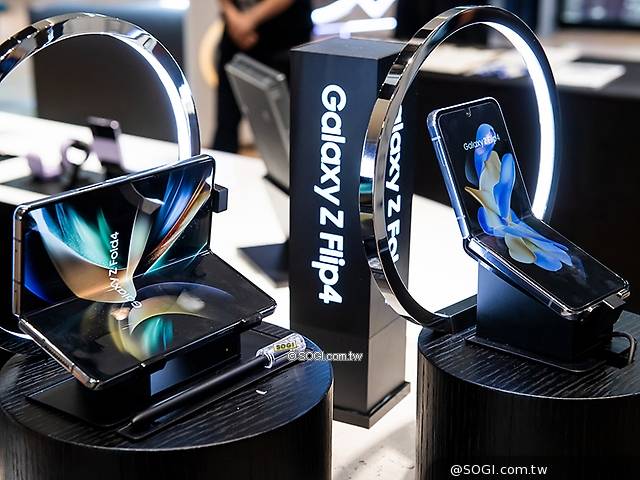 三星Galaxy Z Flip4與Fold4摺疊手機上市 10月底前還有登錄禮拿
