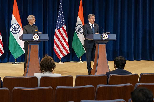 美國國務卿布林肯（Antony Blinken，右）與印度外長會晤，回應了北溪管線問題。   圖：翻攝自布林肯推特