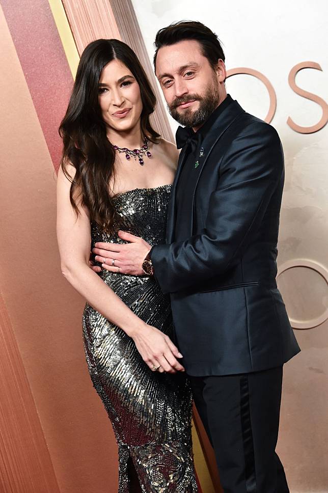 Kieran Culkin, with wife Jazz Charton, at the 97th Oscars held at the Dolby Theatre on March 2, 2025 in Hollywood, California (Photo by Gregg DeGuire/Penske Media via Getty Images)