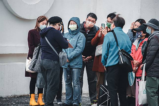 下週一、二受大陸冷氣團影響氣溫下降，氣象署呼籲民眾加強防寒措施。（本報資料照片）