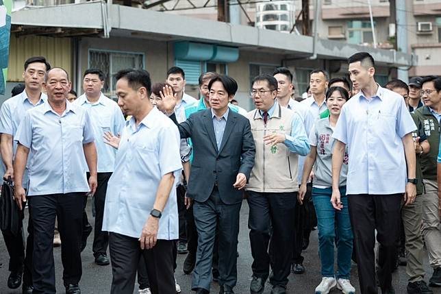 總統、民進黨主席賴清德出席民進黨全國黨代表暨地方主委選舉投票。 圖：民進黨提供