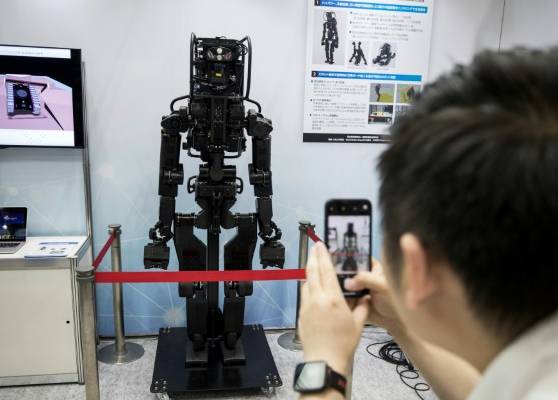 ขาดแรงงานหนัก ญี่ปุ่นเปิดตัวหุ่นยนต์ช่วยช้อปปิ้ง-ก่อสร้าง