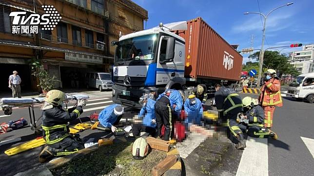 汐止發生死亡車禍。（圖／TVBS）