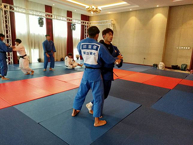 楊勇緯選手於蒙古烏蘭巴托賽前訓練。（中華奧會提供）