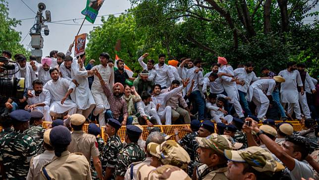 印度反對黨「國會黨」支持者8日在新德里舉行反政府示威。美聯社