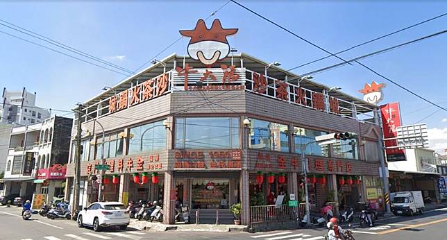 屏東在地知名火鍋店「牛大福」近日深陷重大勞資爭議，一名高齡且罹患失智症的資深員工離職過程引發社會大眾高度關切。（翻攝自google maps）