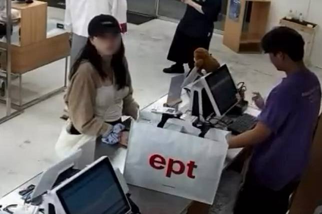 詹女公開女子盜刷畫面，質疑行徑有如慣犯，同時大酸女子盜刷還退稅相當聰明。圖／翻攝自Threads@yi_lin_9011
