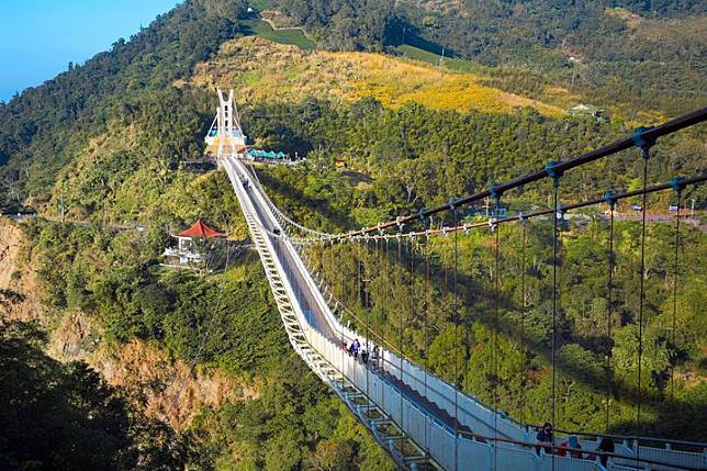 嘉義梅山「太平雲梯」仙境漫遊 人氣餐廳以古早味佐絕美山景