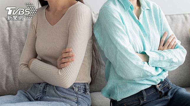 婆婆要求媳婦薪水全上繳。（示意圖，非當事人／shutterstock達志影像）