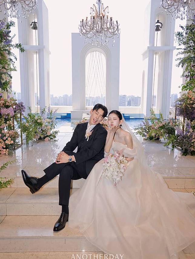 崔俊熙與大她11歲的圈外老公甜蜜完婚。翻攝IG@1_6_9._9