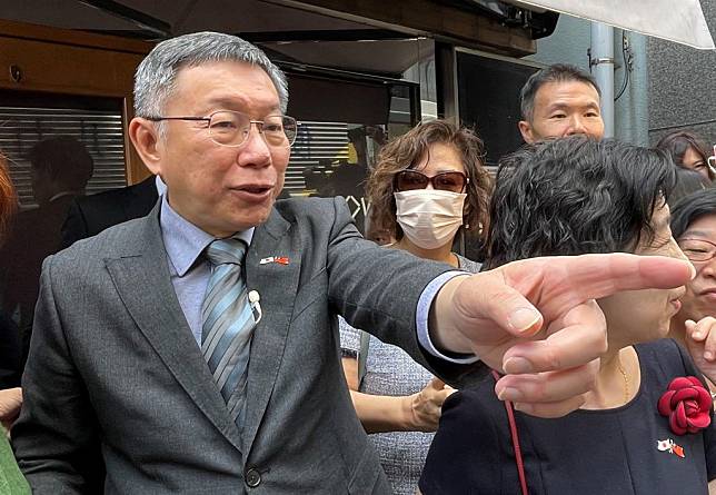 訪日的台灣民眾黨主席柯文哲先前有關釣魚台的談話被認為沒堅持主權，引發國內反彈。他八日強調，從沒說過要犧牲主權，而是一貫主張要先解決老百姓的民生問題。（中央社）