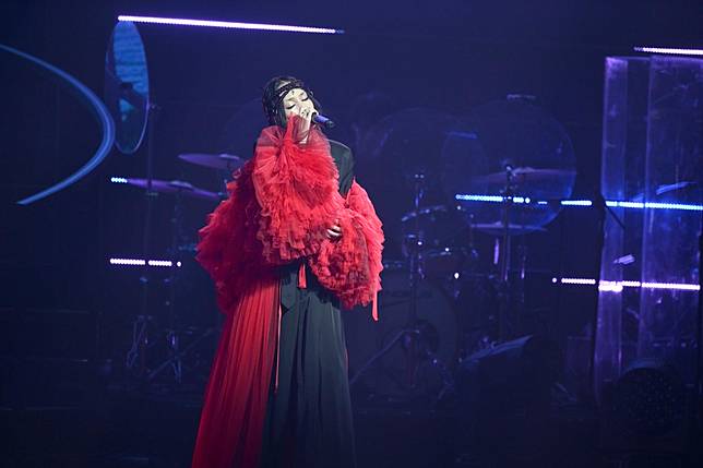 中島美嘉16日開唱時突「鎖喉」中斷演出。（圖／COME ON JKSSP提供）