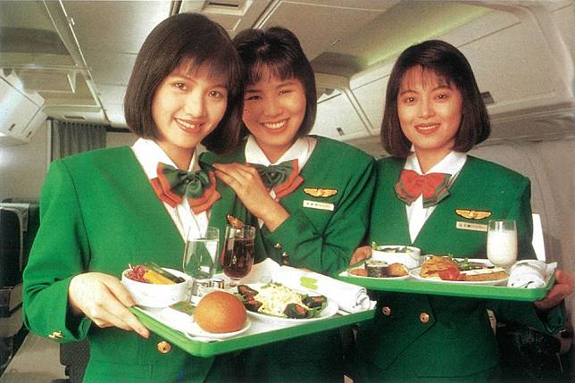 長榮第一代空姐。（圖片來源／Facebook）
