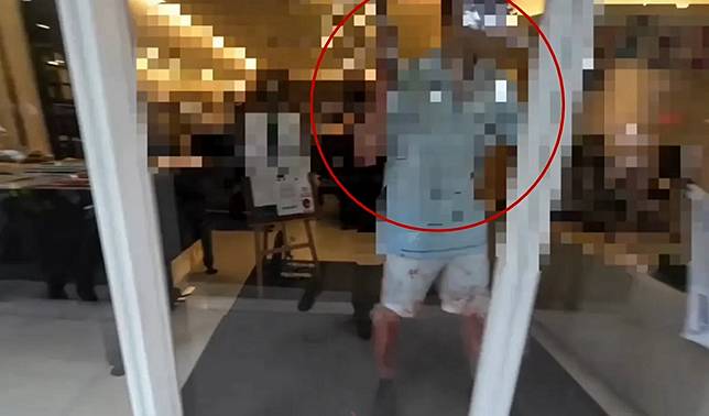 林姓教授持刀闖音樂教室砍殺紀姓店長致死。翻攝畫面