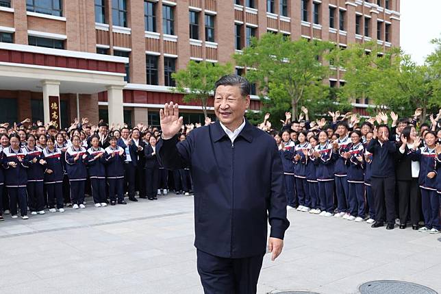 President Xi Jinping, also general secretary of the Communist Party of China Central Committee and chairman of the Central Military Commission, visits a middle school in Xining, northwest China's Qinghai Province, June 18, 2024. (Xinhua/Ju Peng)