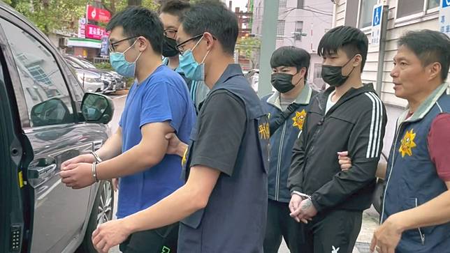 刑事局偵九隊破獲利用外流個資、偽冒申請信用卡、電子支付案。讀者提供