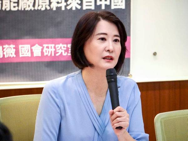 立委王鴻薇質疑，勞動部基層公務員不堪職場霸凌輕生案，當事人和調查小組成員卻沒有半個是「菊外人」，既未利益迴避也毫不避嫌，難怪謝宜容可以當土皇帝。（圖：王鴻薇臉書）