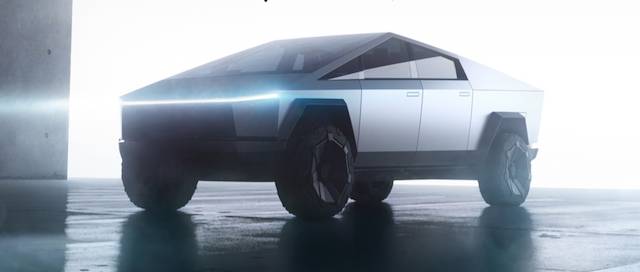11 月底發表的 Tesla Cybertruck，顛覆世人對於皮卡車的想像。