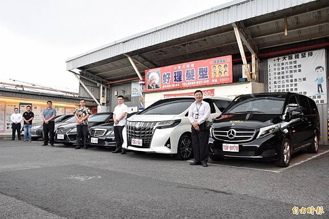 交通部近日將修法，鬆綁多元化計程車使用車輛車門數、多元化計程車可免安裝計程車計費表、多元化計程車費率鬆綁，可納入採尖離峰與車型等計費因子等。(資料照)