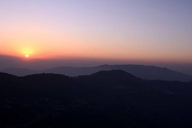 Photo taken Nov. 7, 2024 shows the scenery of sunrise in Murree valley, some 60 kilometers north of Islamabad, capital of Pakistan. (Xinhua/Ahmad Kamal)