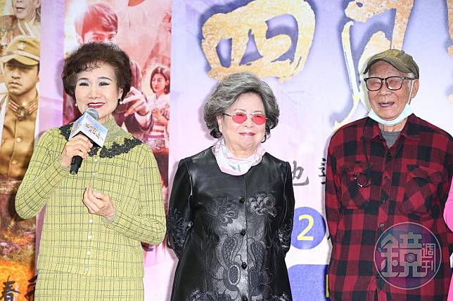 《四月望雨》由林福地（右）等三位導演共同執導，網羅吳靜嫻（左）、梅芳（中）等多位實力派資深演員。
