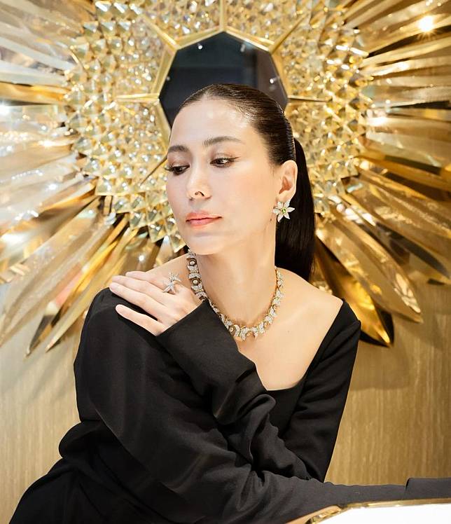 ทายสิใครเอ่ย?