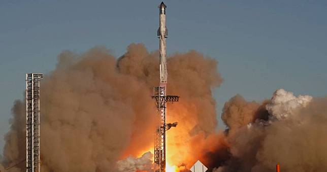 SpaceX星艦太空船試飛...升空8分鐘就爆炸　馬斯克自嘲：保證有娛樂效果