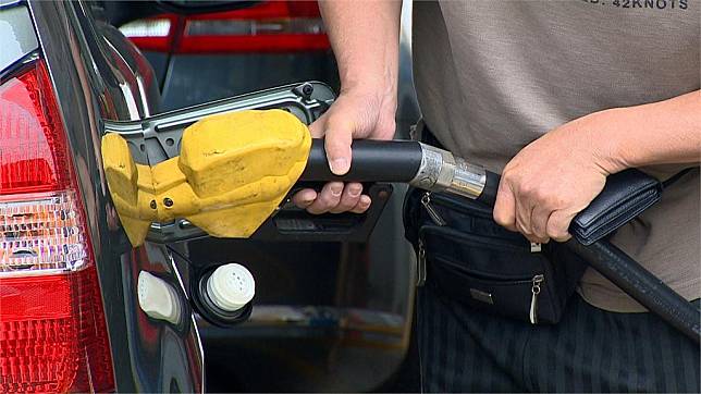 中油宣布，8日起汽、柴油各調漲0.3元。圖／台視新聞（資料畫面）