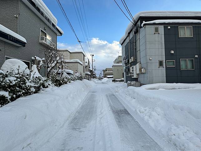 日本青森縣弘前市的積雪114公分，是往年的2到3倍。（圖：記者溫蘭魁攝）