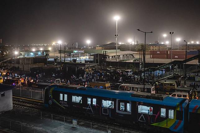 This photo taken on Dec. 1, 2024 shows a train of the Lagos Rail Mass Transit (LRMT) Blue Line in Lagos, Nigeria. (Xinhua/Wang Guansen)