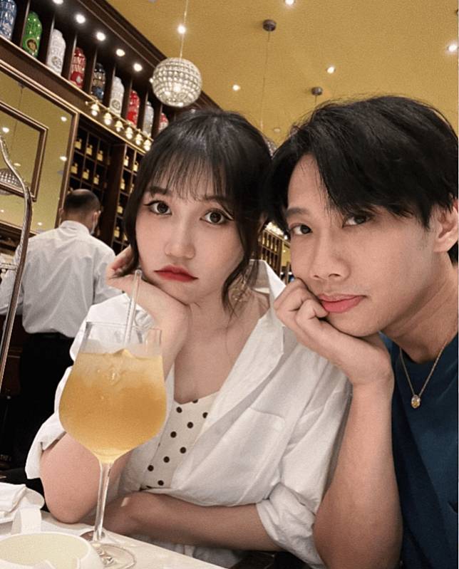 這群人尼克和妻子Ashly在2019年結婚，並在2022年生下女兒Aria。 圖：翻攝自IG＠nickwang1988