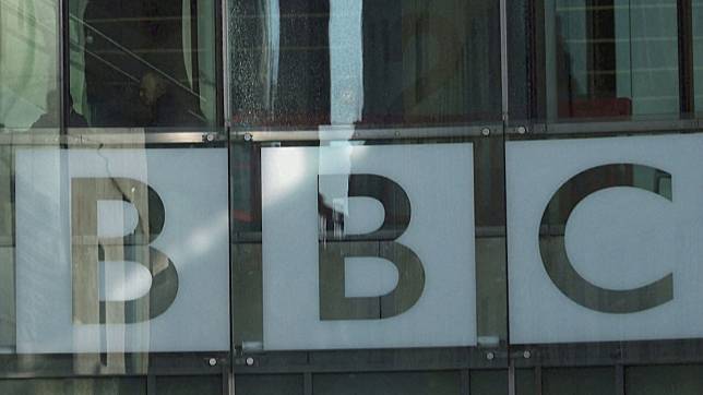 英國廣播公司BBC總部14日被潑紅漆。（路透社）