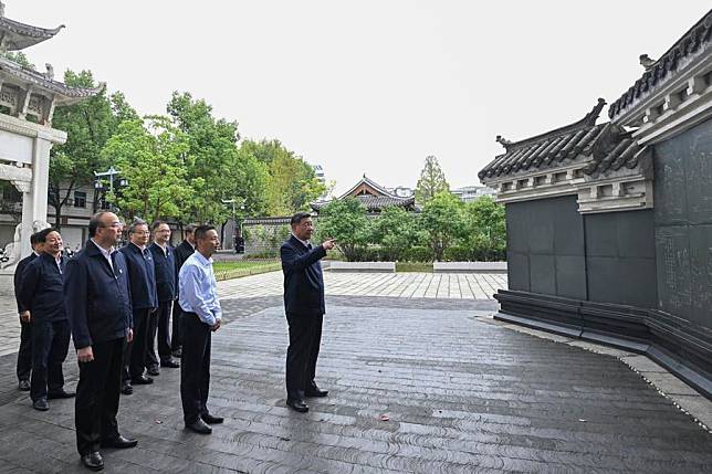 Chinese President Xi Jinping, also general secretary of the Communist Party of China Central Committee and chairman of the Central Military Commission, visits the Liuchi Alley, a historical cultural site in Tongcheng City, east China's Anhui Province, Oct. 17, 2024. Xi made an inspection tour to east China's Anhui Province from Thursday to Friday. (Xinhua/Yan Yan)