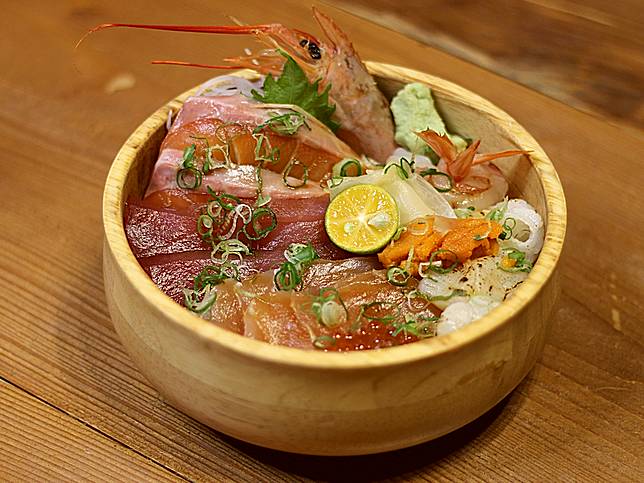 豪華七海丼僕燒鰻(圖片提供/僕.燒鰻)