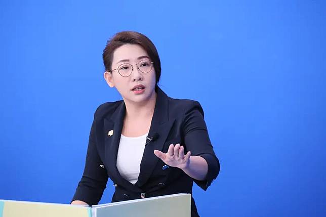 民眾黨台北市議員林珍羽表示，藍白合都是別人在PUA民眾黨。