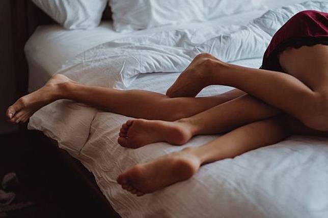 女網友和男友愛愛時，不小心放了兩聲響屁，害男友興致全無。（示意圖，Pixabay）
