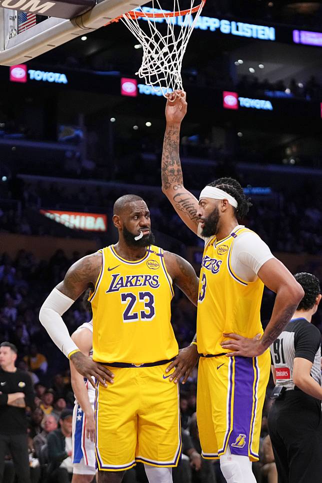 LeBron James與Anthony Davis剛拆夥沒多久就要再聚首。圖片來源LINE TODAY：AP/達志影像