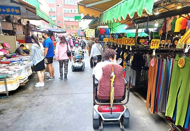 騎乘電動代步車應遵守交通法規