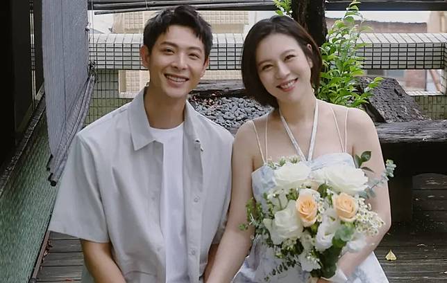 藝人連晨翔（左）、劉品言（右）今（9）日驚喜宣布婚訊，兩人因3年前合作出演戴愛玲〈不想聽見的歌〉MV結識，對此，意外成為媒人的戴愛玲也高興回應了。