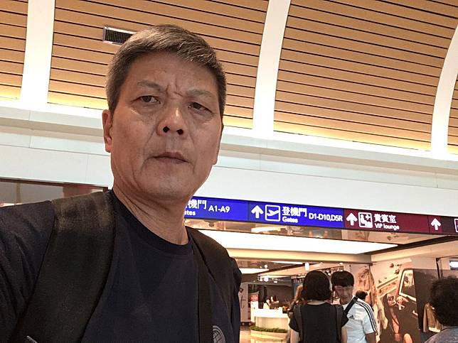中國維權人士陳思明在台灣跳機後，目前仍滯留在桃園國際機場管制區内。(圖取自陳思明推特)