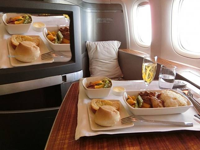 英國記者體驗大韓航空飛機餐，盛讚美味程度不輸餐廳。（示意圖 photoAC）