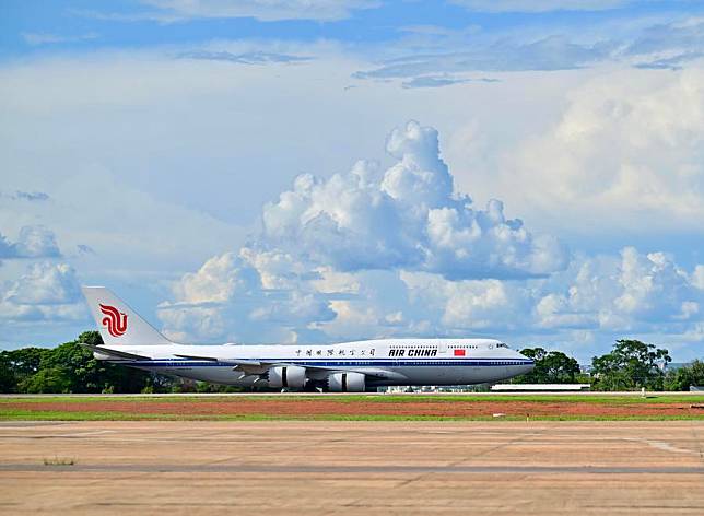 Chinese President Xi Jinping's plane arrives in Brasilia, Brazil, Nov. 19, 2024. Xi arrived in Brasilia on Tuesday for a state visit to Brazil. (Xinhua/Zhai Jianlan)