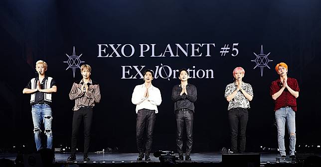 'EXO' โชว์การแสดงสุดยิ่งใหญ่สมฐานะราชาแห่งเค-ป๊อป ในคอนเสิร์ตครั้งที่ 5 'EXO PLANET #5 - EXplOration - in BANGKOK' 3 รอบ รวมผู้ชมกว่า 33,000 คน!