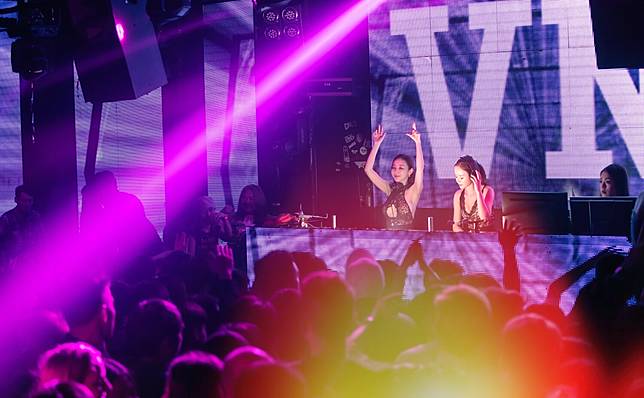 10月30日萬聖節BBQ高空夜景海陸派對邀請超白皙火辣雙人DJ姊妹精彩演出(圖片提供/SEA TO SKY)