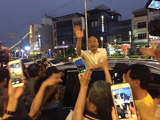 韓國瑜出席屏東藍軍大團結勝利餐會　他呼籲大家要展現對國家的愛