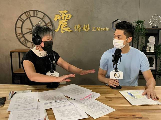 蔣萬安今天中午接受《新聞不芹菜》主持人黃光芹專訪。(震傳媒提供)