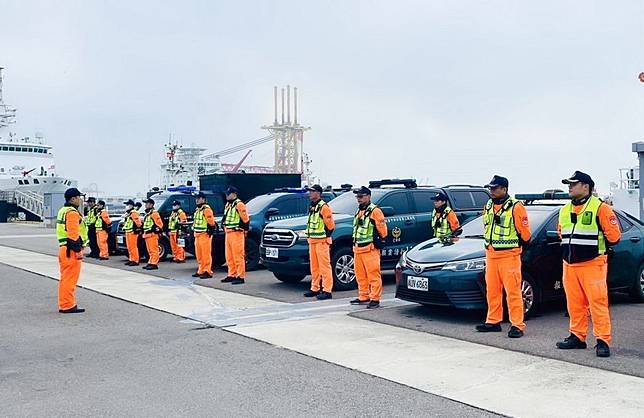 海巡署第四巡防區指揮部實施「中部地區春節前威力掃蕩」專案任務，以防杜不法集團趁隙走私。（記者陳金龍攝）